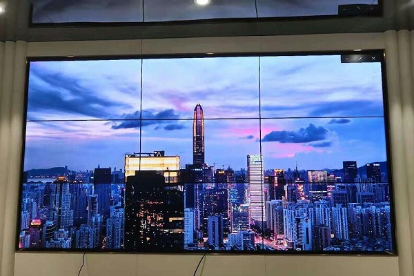 廣東某廣場液晶拼接屏項目